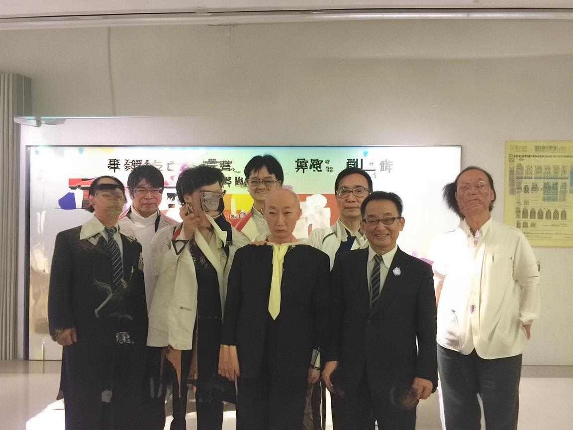 光影交织下的重庆火锅魅力